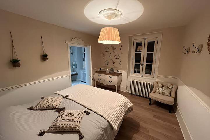 Gîte pour 2 personnes, avec Jardin et Piscine à Pont-du-Château