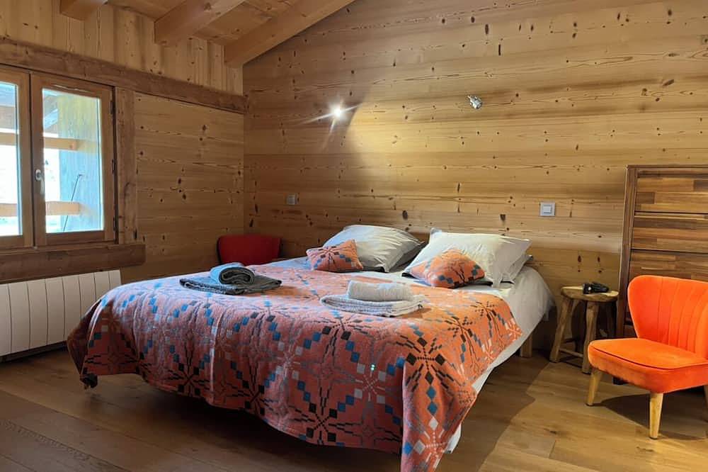 1/2 chalet tout confort avec jacuzzi in Notre-Dame-de-Bellecombe, Région d'Albertville