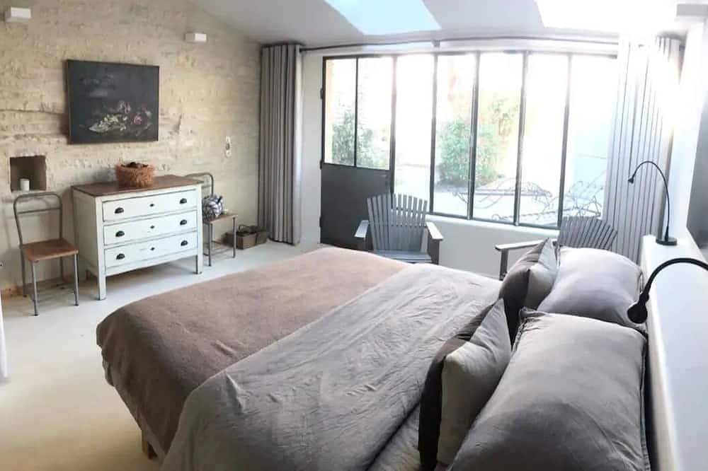 Rustic house in beautiful Burgundy in Noyers, Region Avallon