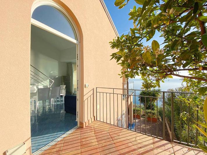 Gîte pour 2 personnes, avec vue ainsi que piscine et terrasse à Cefalù - 4