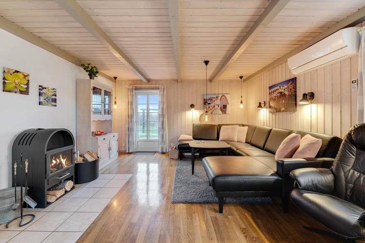 Ferienhaus für 8 Personen, mit Balkon/Terrasse und Whirlpool sowie Sauna in Søndervig - 2