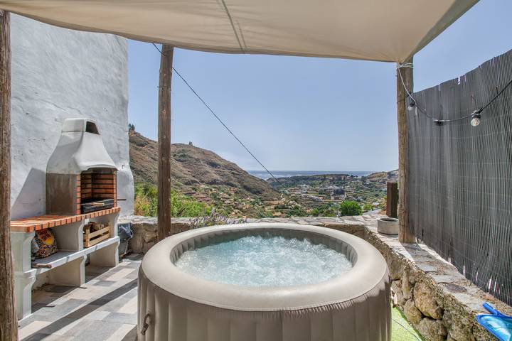 Vacation rental for 2 people, with Hot tub and Yard in Gran Canaria