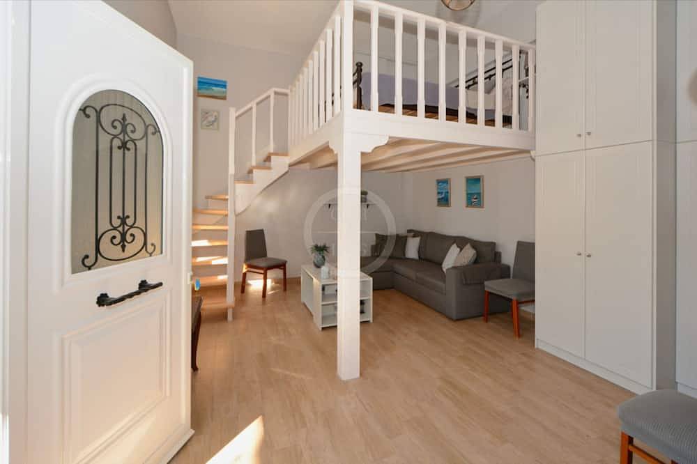 Ganze Wohnung, A cozy cute apartment in Mandrakia Ermioni next to the sea in Ermioni, Argolis