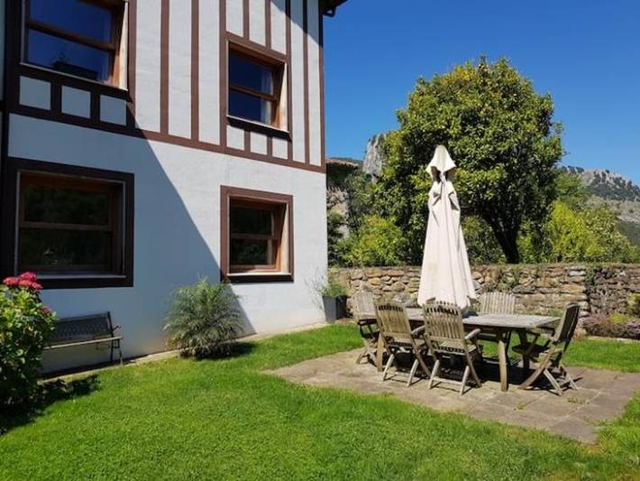 Gîte pour 6 personnes, avec Jacuzzi ainsi que Terrasse et Jardin à Castro-Urdiales - 2