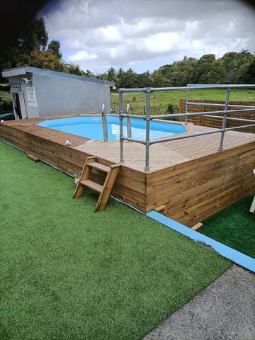 Gîte pour 3 personnes, avec terrasse et piscine à Le Moule