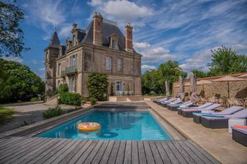 Chambre d’hôte pour 2 personnes, avec piscine ainsi que jardin et vue, animaux acceptés à La Gaubretière