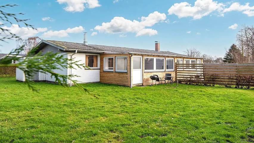 Ferienhaus für 4 Personen, mit Terrasse und Garten in Skovmose