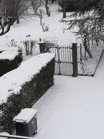 Chambre d’hôte pour 2 personnes, avec balcon ainsi que jardin et vue dans Valserhône