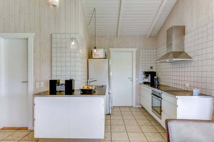 Beautiful home in Ringkøbing w/ 5 Bedrooms, Sauna and WiFi in Søndervig, Holmsland Klit
