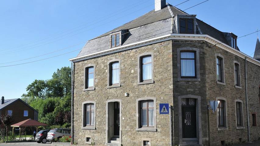 Location de vacances pour 9 personnes, avec sauna et jardin à Bastogne