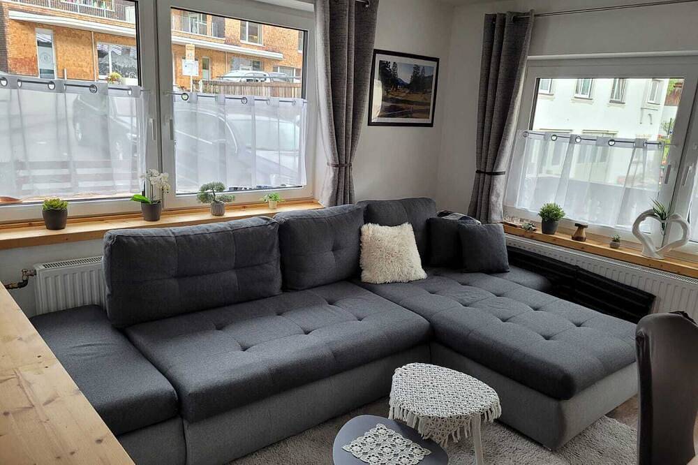 Ganze Wohnung, Ferienwohnung Bergwiese mit Balkon und Bergblick in Nesselwängle, Außerfern