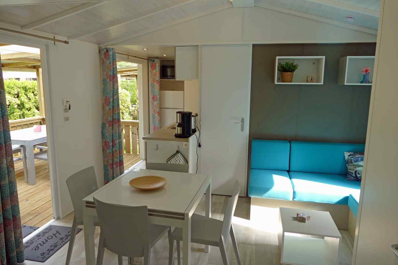 Schönes 6-Personen-Chalet mit Veranda auf dem Campingplatz in Wateren, Drenthe in Wateren, Regio Zwolle