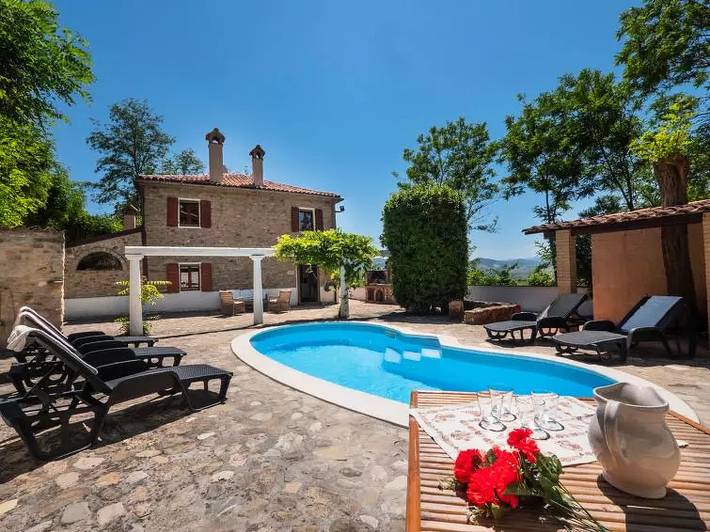 Villa per 12 persone, con piscina e giardino in Emilia Romagna