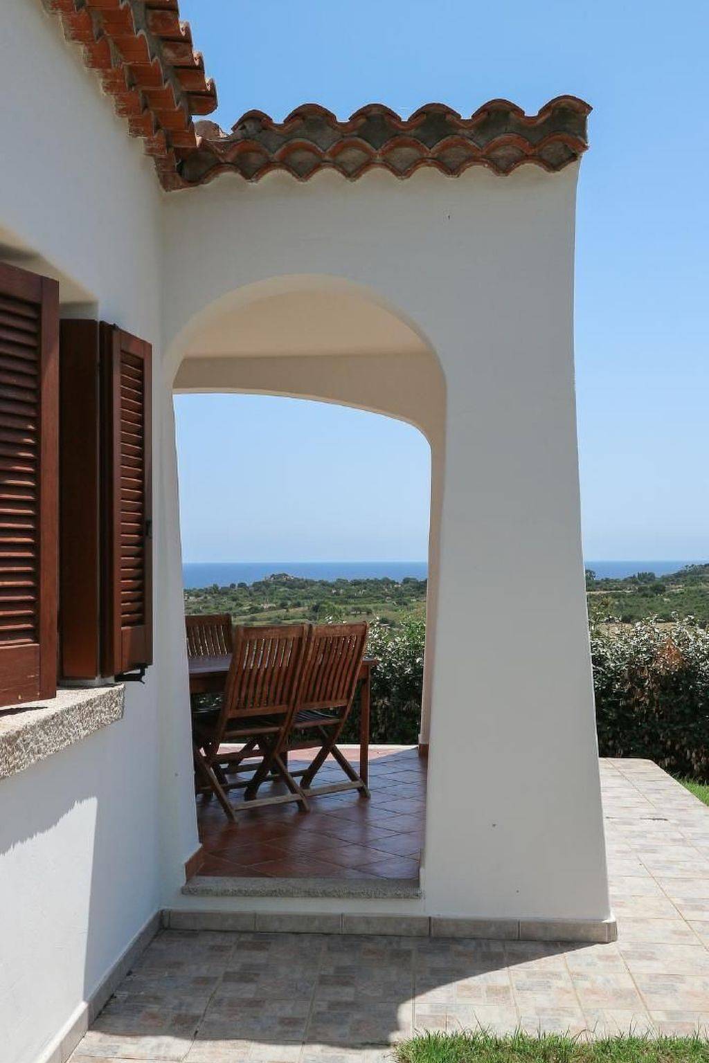 Appartamento intero, Villa mit gemeinsamem Pool und Meerblick in Tanaunella, Olbia-Tempio