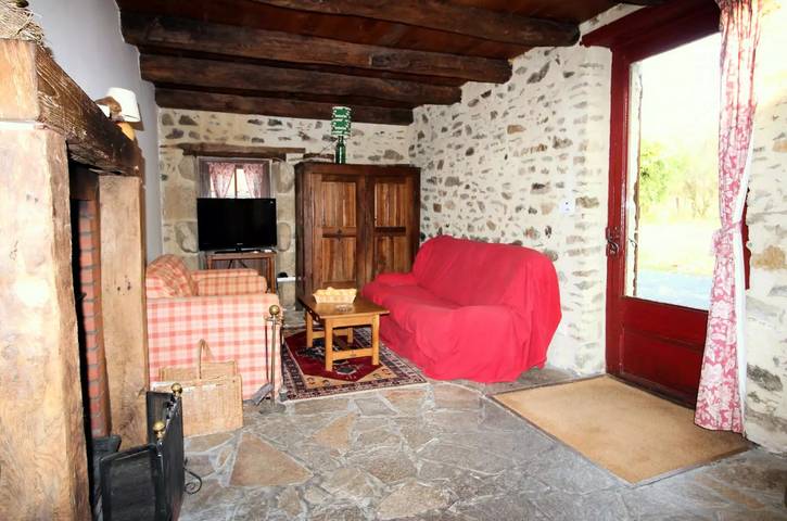 Gîte pour 8 personnes, avec jardin à La Geneytouse - 3