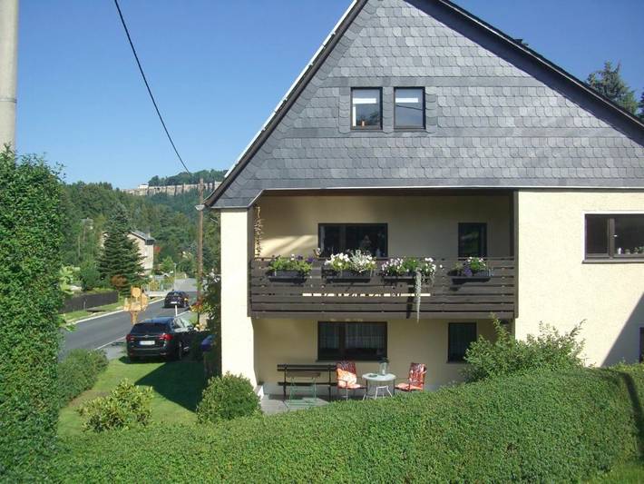 Ferienwohnung für 2 Personen, mit Terrasse und Garten sowie Ausblick in Pfaffendorf
