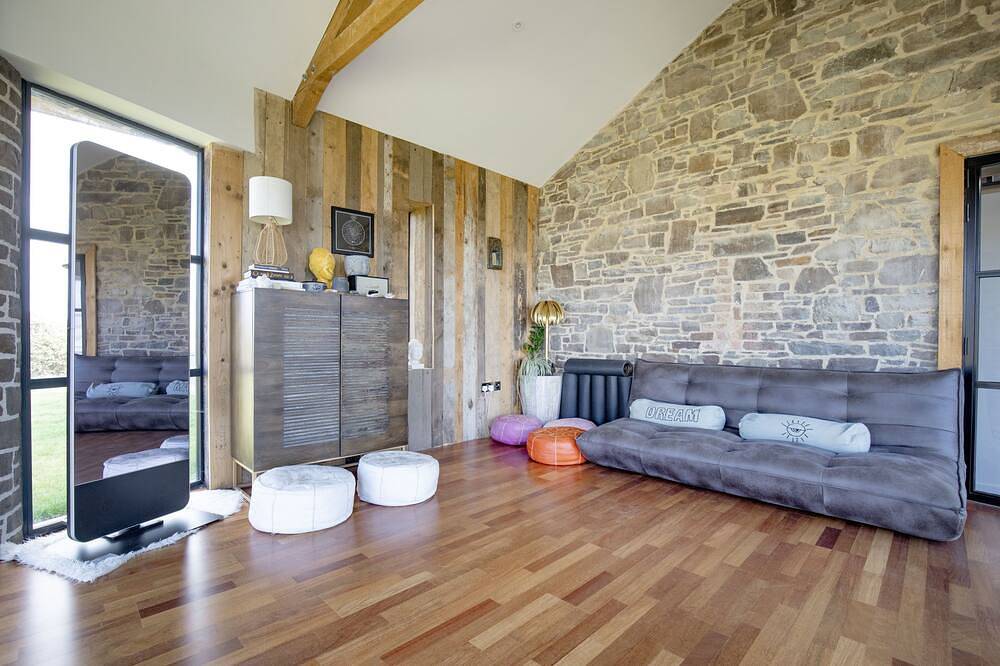 Berry Barn is a tranquil haven nestled in an Area of Outstanding Natural Beauty in Hartland, Hartland Devon Heritage Coast