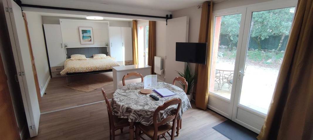 Gîte pour 6 personnes, avec jardin ainsi que jacuzzi et piscine à Néoules - 4