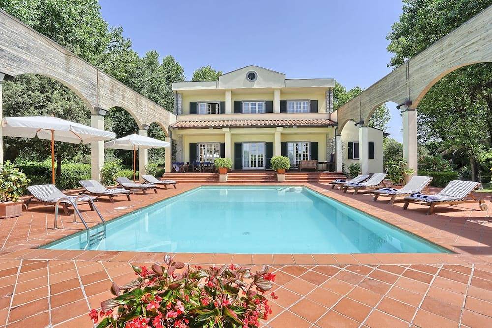 Villa für 10 Personen in Massa, Versilia