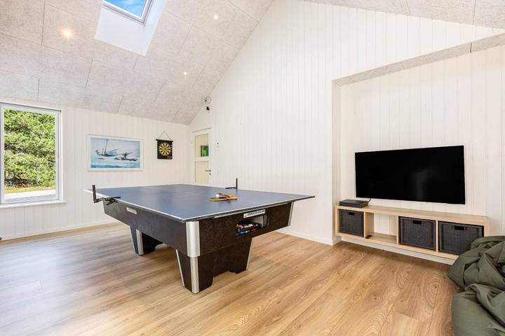 New luxury holiday home with games room and hot tub - electricity included in Blavand, Varde Region