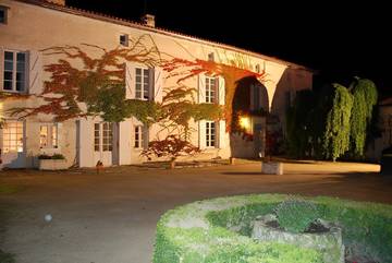 Cottage pour 4 personnes, avec jardin à Champniers