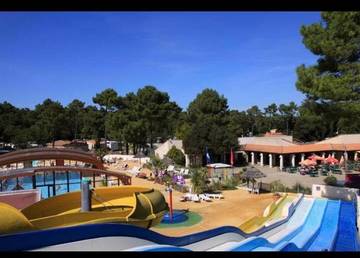 Parc de vacances pour 4 personnes, avec piscine en Charente-Maritime