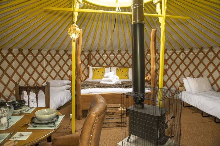 Log cabin for 4 people, with hot tub in Yorkshire