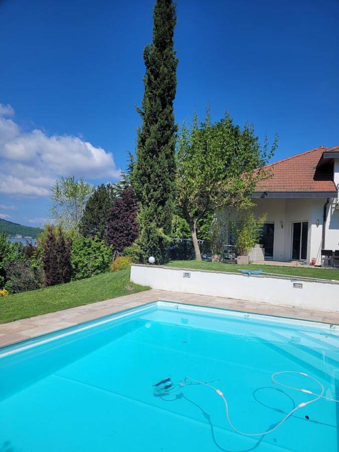 Villa pour 8 personnes, avec vue sur le lac et piscine ainsi que jardin et vue à Veyrier-du-Lac - 2