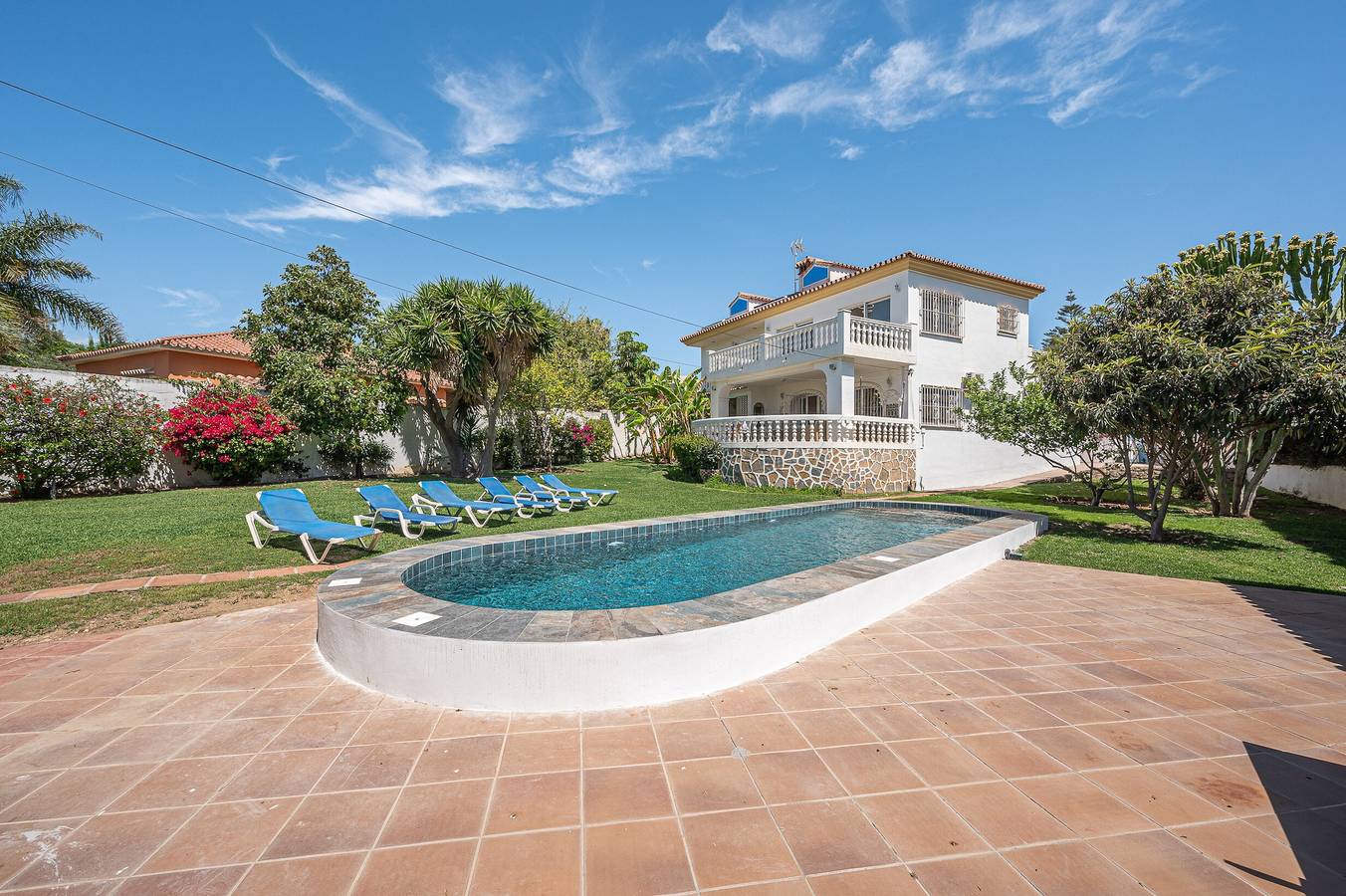 Marbella Villa for 16 Guests – Heated Pool in Las Chapas, Marbella
