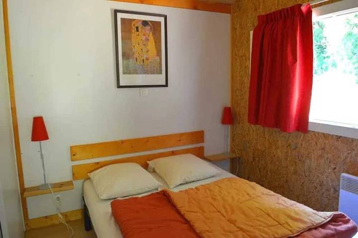 Gîte pour 5 personnes, avec terrasse ainsi que jardin et piscine, animaux acceptés à Les Tourrettes - 2