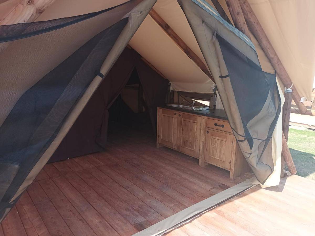 Tent in Saint-Yorre, Région de Vichy