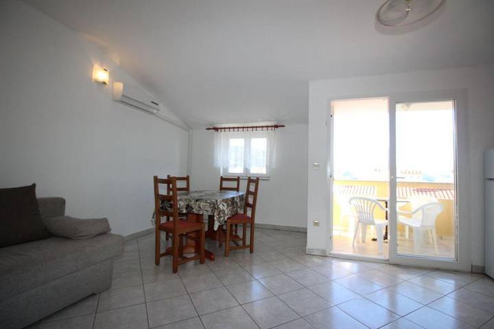 Ferienwohnung für 5 Personen, mit Balkon in Baska - 2