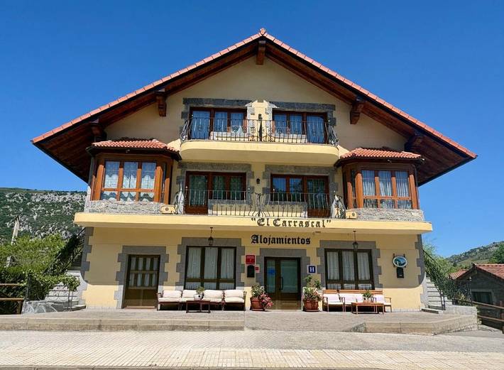 Casa de vacaciones para 8 personas, con piscina además de jardín y vistas - 1