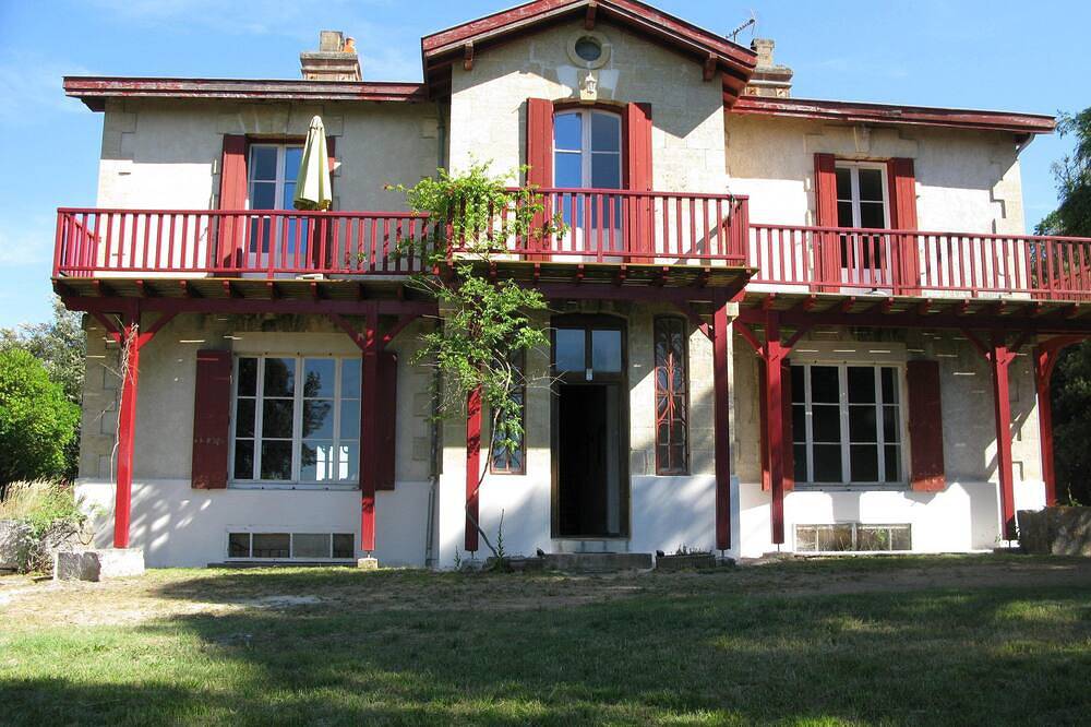 Appartement entier, Un havre de paix en bord de mer: appartement spacieux dans un écrin de verdure in Saint-Georges-de-Didonne, Région de Rochefort