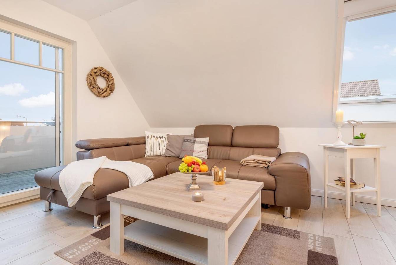 Ganze Wohnung, Helle, moderne Ferienwohnung mit gehobener Ausstattung und Blick auf den Bodden in Zingst, Fischland - Darß - Zingst