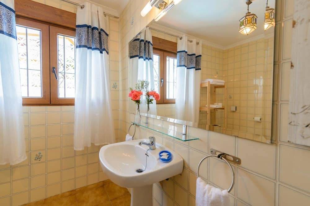 Large Holiday Cava in the Natural Park of Sierra Tejeda in Alcaucín, Málaga Province