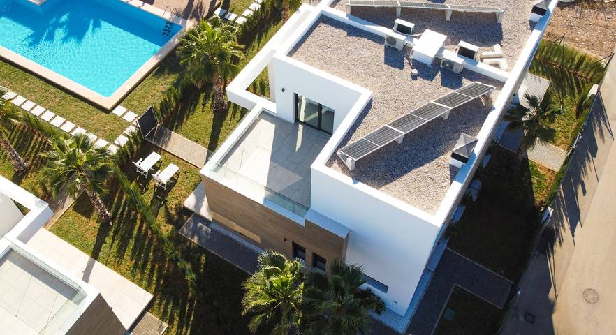 Bungalow für 6 Personen, mit Pool und Ausblick sowie Terrasse und Garten in Oliva - 2