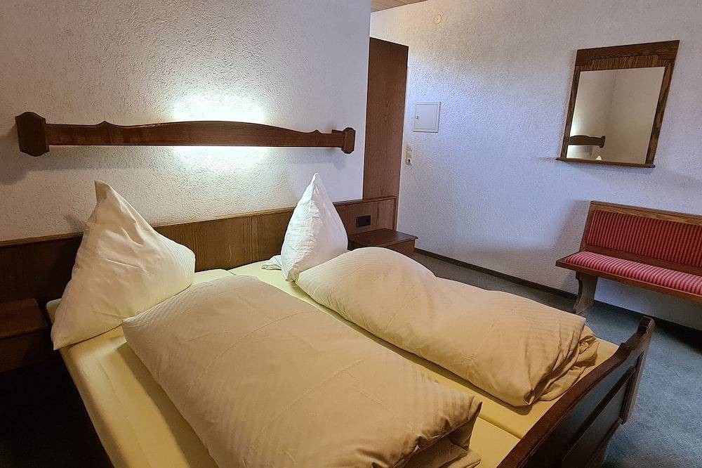 Ganze Wohnung, Appartement Klausenhof mit schönem Balkon - Pension Hauber in Suedlicher Schwarzwald, Herrischried