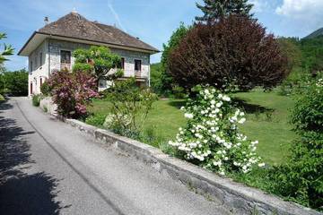 Gîte pour 4 personnes, avec terrasse et jardin à Mouxy
