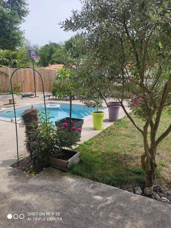 Location de vacances pour 8 personnes, avec terrasse et piscine à Le Taillan-Médoc - 2