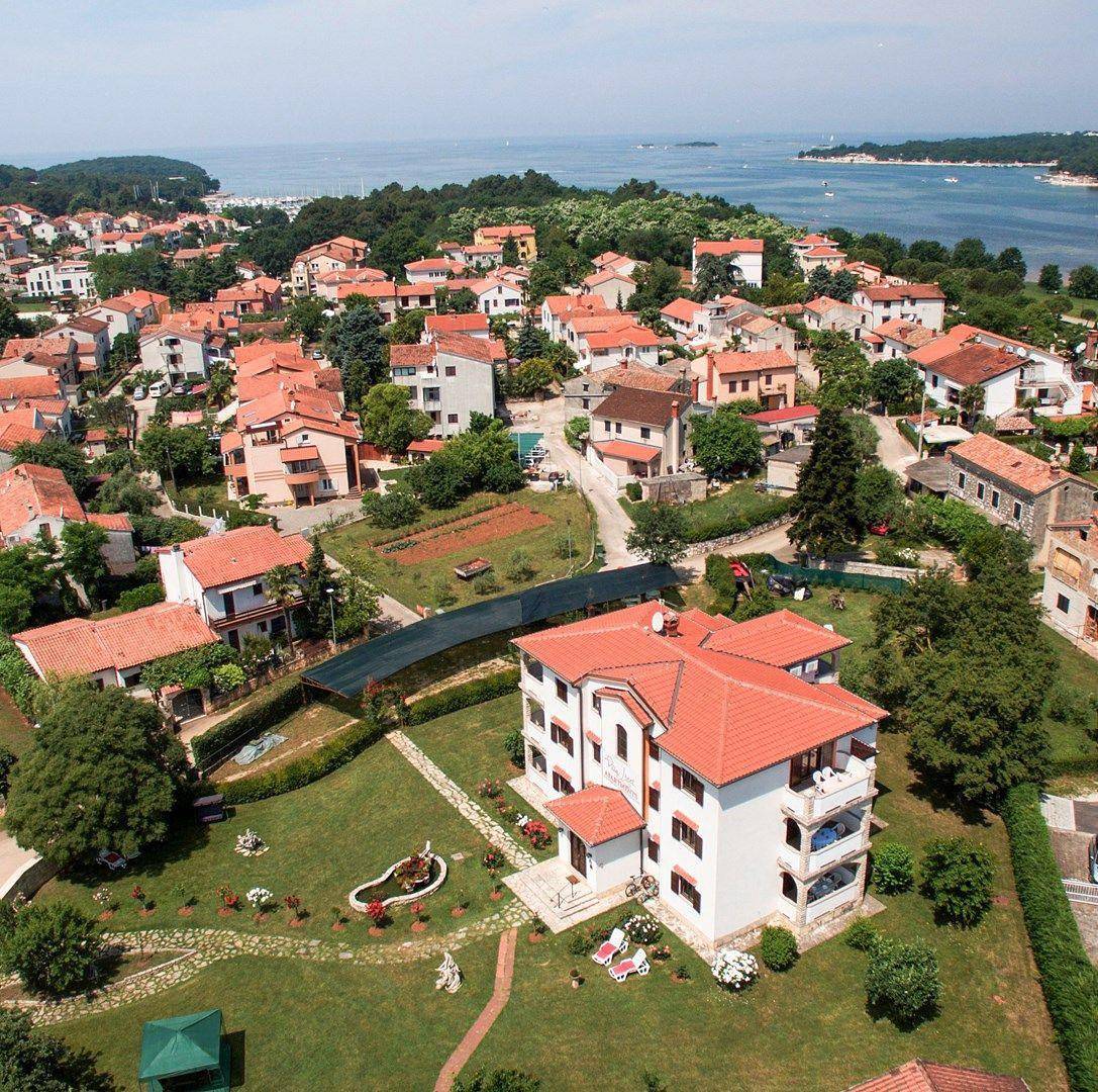 Ganze Ferienwohnung, Studio Appartement mit Balkon und Garten in Funtana, Vrsar-Funtana