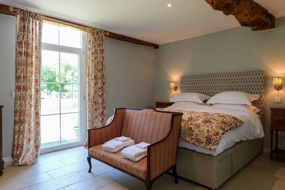 Latour - Spacious elegance in the grounds of Chateau Mirabel in Puylaurens, Région de Castres