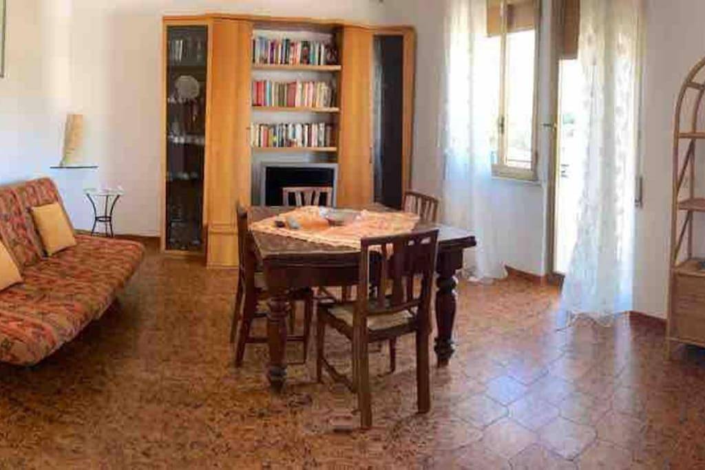 Appartamento intero, Two-Bedroom Apartment with Balcony in Albano Laziale, Provincia di Roma
