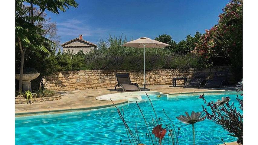 Location de vacances pour 5 personnes, avec piscine et jardin à Saint-Julien-de-Peyrolas - 2