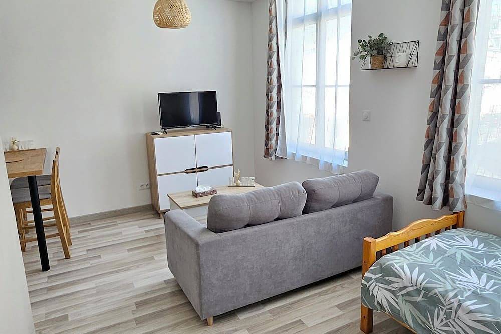 Appartement entier, Studio Design Centre Valenciennes Gare et Tram à pied in Valenciennes, Région de Valenciennes