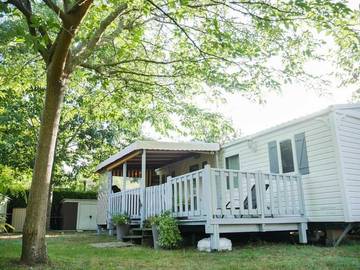 Mobil home pour 8 personnes, avec bassin pour enfant à Gastes