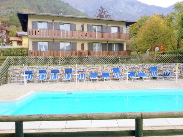 Ferienhaus Val di Ledro am See in Mezzolago, Ledro