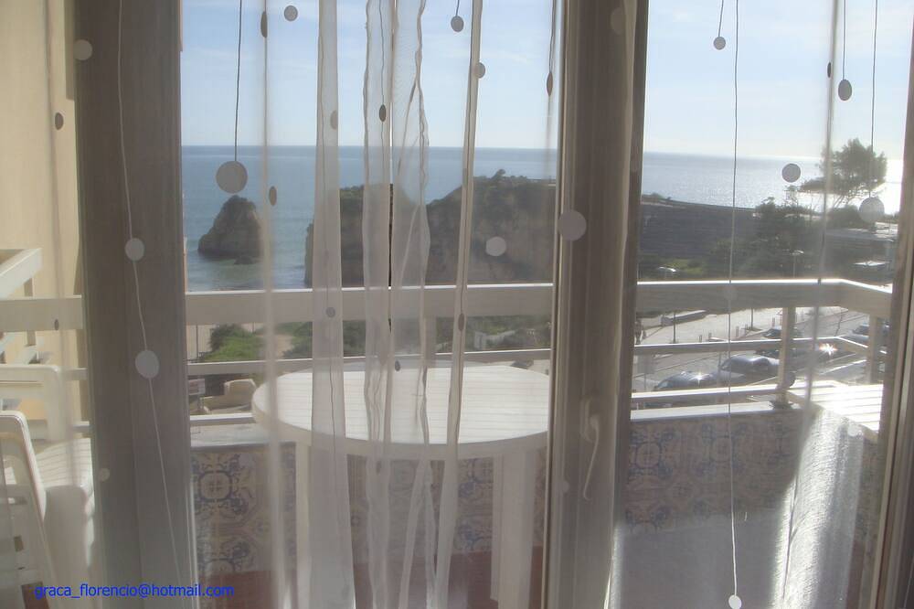 Apartamento entero, En primera línea T1 con garaje y Wifi 1980 / Al in Praia da Rocha, Portimão