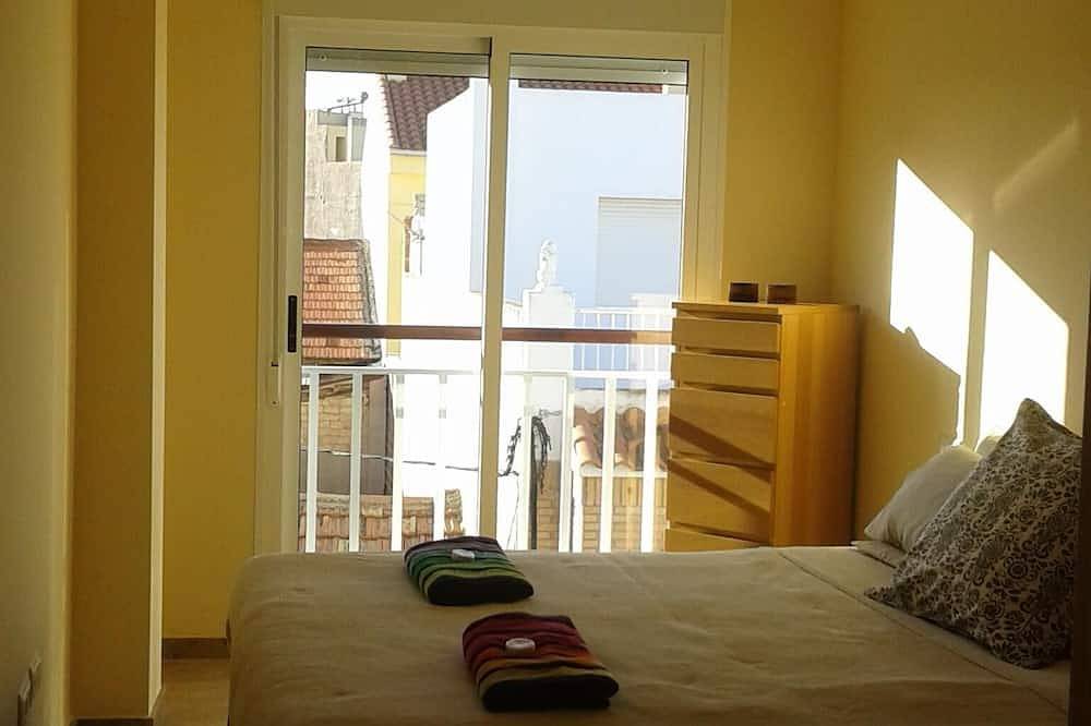 Apartamento entero, Nueva alta calidad 65M2 apartamento de un dormitorio. 20m de la playa. Wi-Fi gratis. in Golf Resorts Murcia, Mar Menor