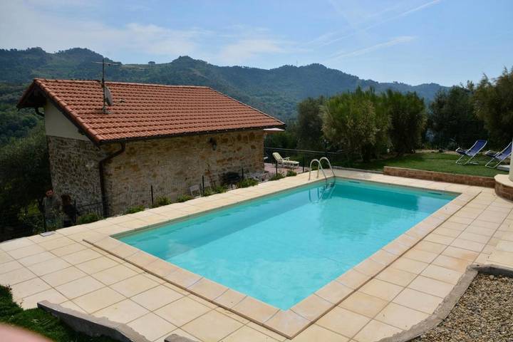 Casa vacanza per 8 persone, con piscina e giardino, con animali domestici - 1